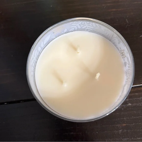 Bath & Body Works White Barn 3-Wick Candle FIRESIDE 14.5 oz New - Picture 3 of 5